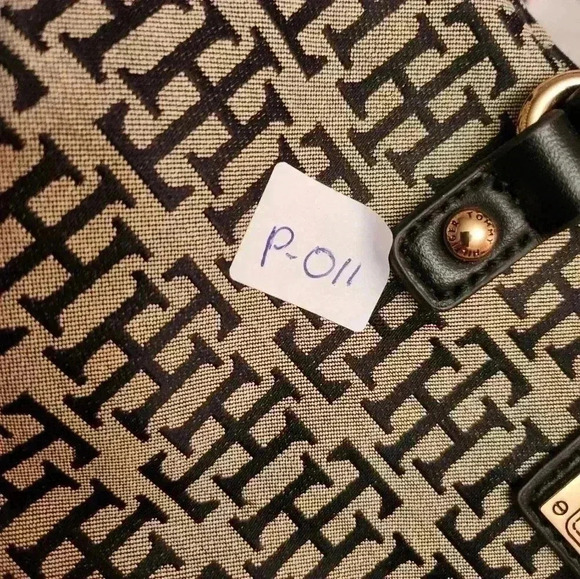 TOMMY HILFIGER SHOULDER BAG - Picture 7 of 8